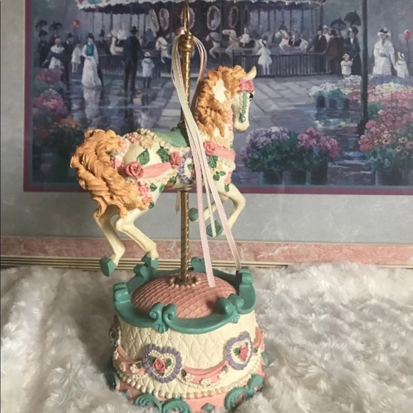 Rare Vintage Moving Carousel Horse Musical - Picture 5 of 6